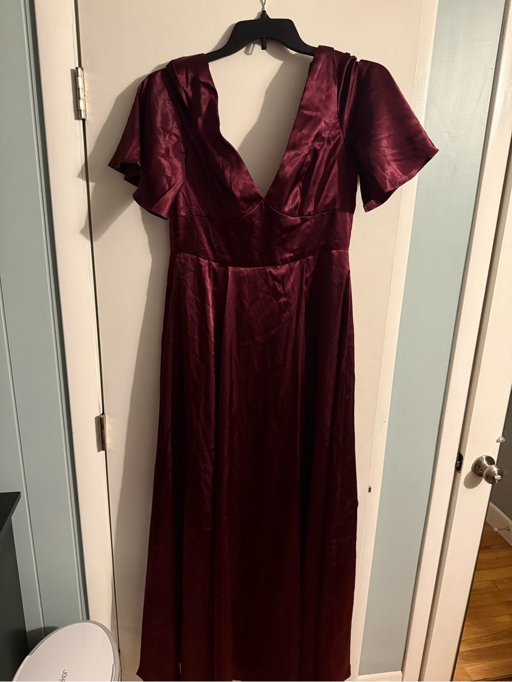 Galina Signature satin flutter-sleeve dress